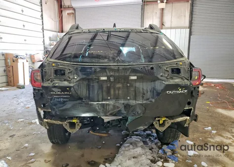 2020 Subaru Outback Premium z USA, uszkodzony, nr VIN 4S4BTAEC7L3106887